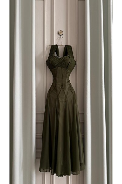 alweshah alahmar soft dress