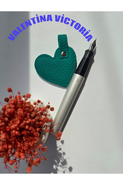 valentina victoria قلب ❤   حامل مفاتيح من الجلد الطبيعي.