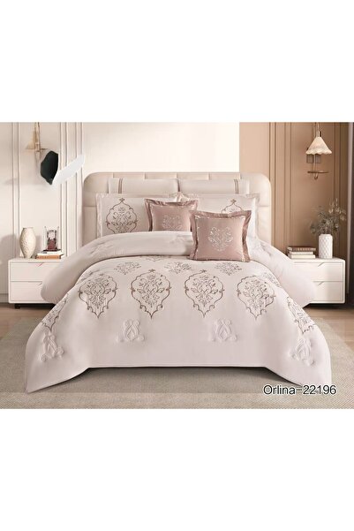 xi Duo Duo A summer double bedsheet set with a royal embroidered design, offe...