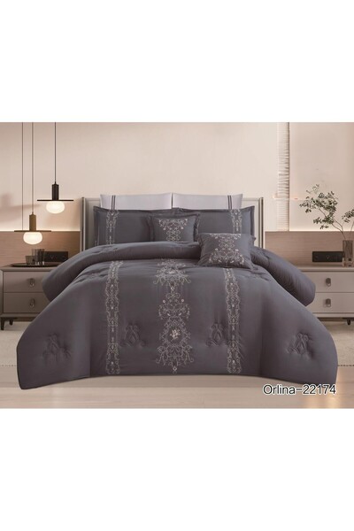 xi Duo Duo A summer double bedsheet set with a royal embroidered design, offe...