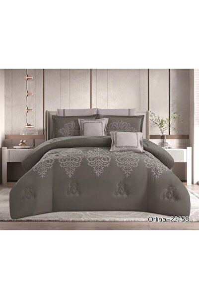 xi Duo Duo A summer double bedsheet set with a royal embroidered design, offe...