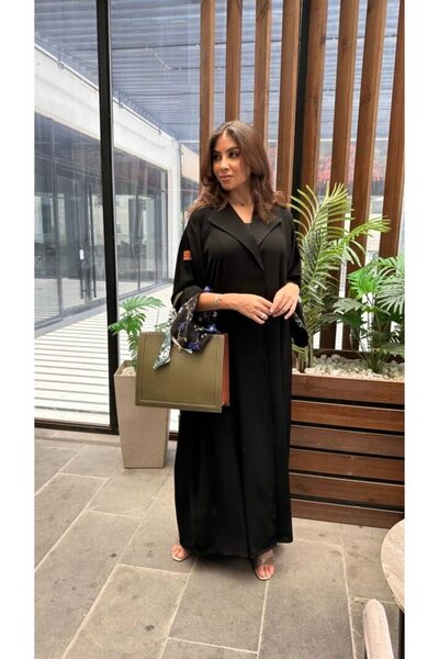 Warazan Practical and modest Crepe abaya