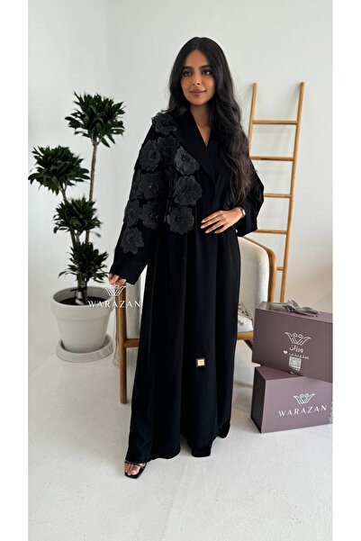 Warazan Elegant abaya with a floral design