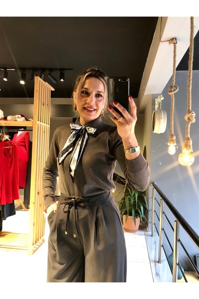 Gözde Tasarım Butik Women's Khaki Color Polo Collar Scarf Tricot Sweater