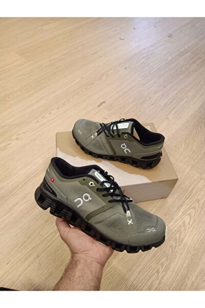 Generic Men's olive green athletic sneakers