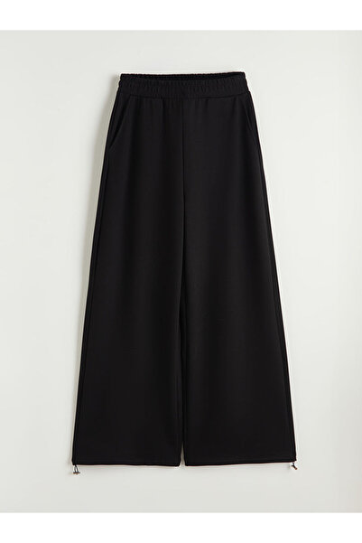 LC Waikiki Μαύρο γυναικείο παντελόνι φόρμας με φαρδιά μπατζάκια και απαλή υφή...