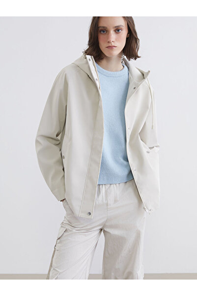 LC Waikiki Εκρού με κουκούλα oversized Γυναικείο εφέ δέρματος Αδιάβροχο παλτό