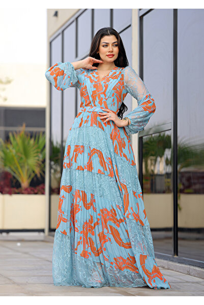 Opera Fashion An elegant dress with a modern pattern and exquisite lace details.