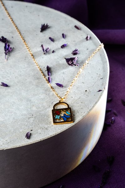 HediyemStil Gold Necklace with Colorful Enamel Detailed Bag Figure