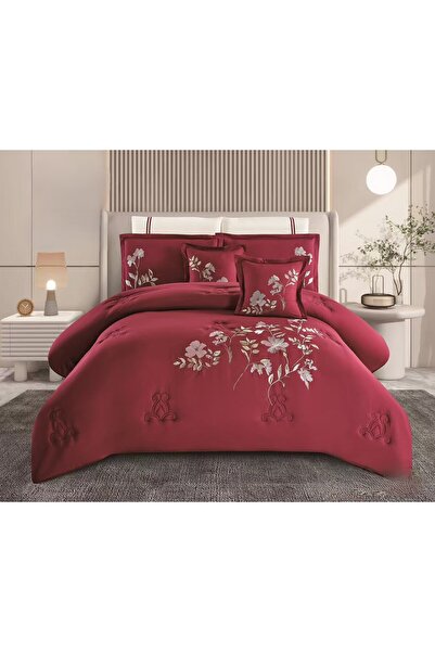 xi Duo Duo A summer double bedsheet set with a royal embroidered design, offe...