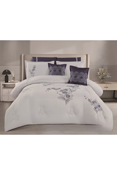 xi Duo Duo A summer double bedsheet set with a royal embroidered design, offe...