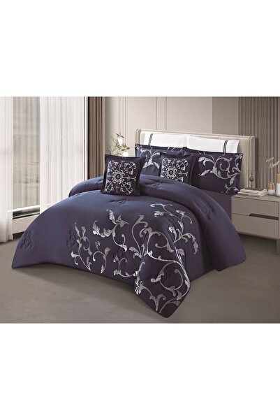 xi Duo Duo A summer double bedsheet set with a royal embroidered design, offe...