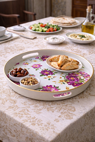 genernic A luxurious serving tray with a rose pattern – a touch of elegance f...
