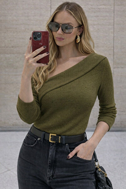 oshebu Women's Long Sleeve Asymmetrical Cut Ribbed Knit Blouse