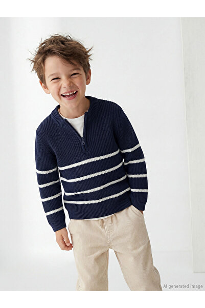 LC Waikiki Özmarka Pulover cu dungi pentru băieți, cu guler tip crewneck, sez...