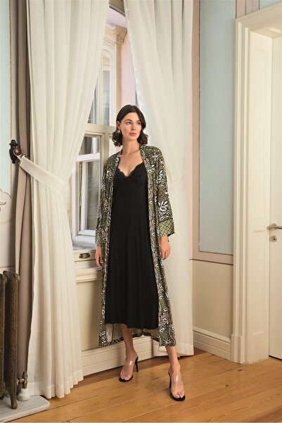 Findit Floral Leaf and Ethnic Patterned Lace and Low-Cut Robe Set