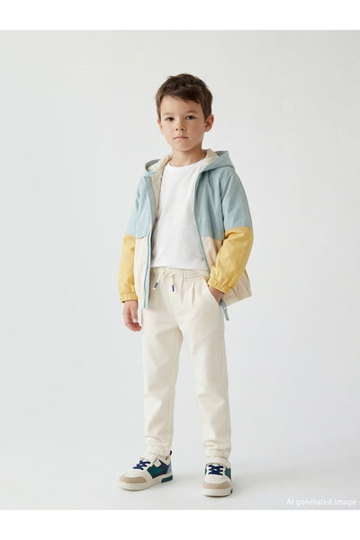 LC Waikiki LCW KidsBeige pantalone za dečake sa elastičnim strukom