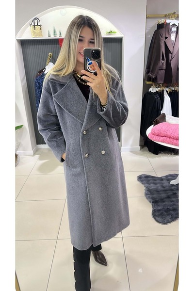 HandeButik Kadın Gri Kaşe Uzun Gümüş Düğme Detaylı Büyük Bedenede Uyumlu Kaban