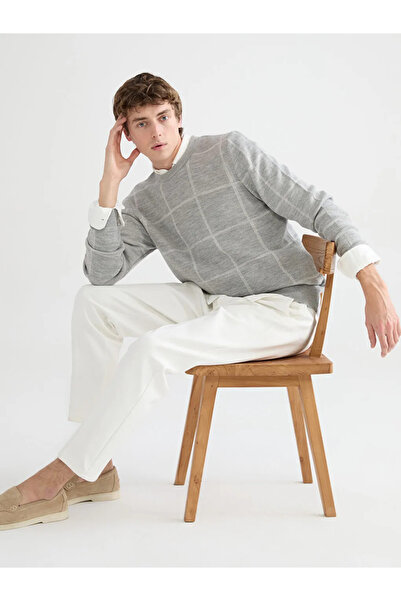 LC Waikiki سترة تريكو رمادية اللون للرجال برقبة دائرية