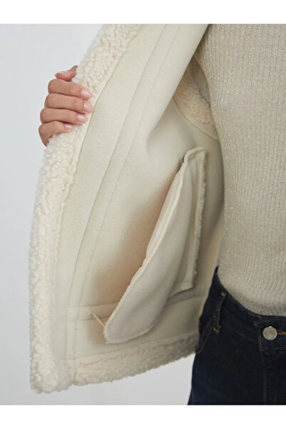 LC Waikiki Vestă de pluș pentru femei, bej, cu guler tip cămașă