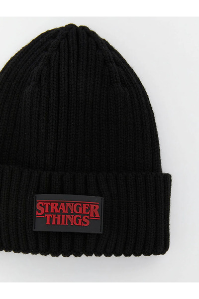 LC Waikiki قبعة محبوكة للصبي من Stranger Things مطبوع باللون الأسود