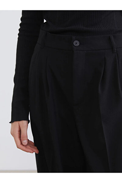 LC Waikiki Black Loose Fit Wide Leg Women's Pleated Fabric Trousers