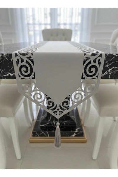 MİNOZA مفرش طاولة زخرفي من قماش المخمل بتفاصيل من التول والشراشيب من موديل إن...