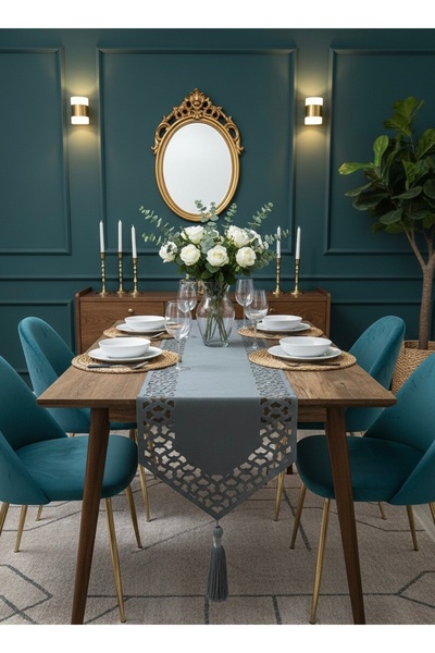 MİNOZA مفرش طاولة مزخرف من قماش المخمل من أموريس موديل، مزين بالتفاصيل والشراشيب