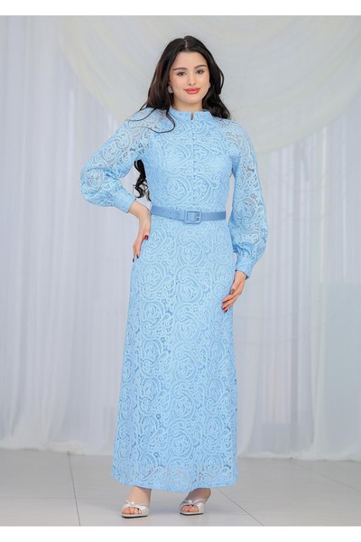 Opera Fashion Elegant dress with a sophisticated design made of guipure lace