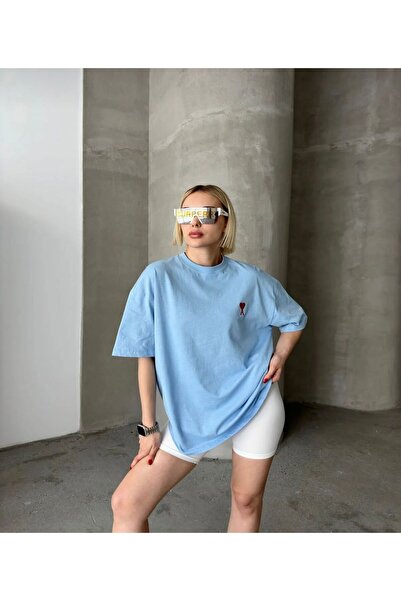 Vinales Жіноча синя футболка з вишитим серцем на комірі