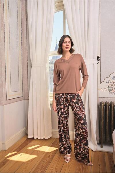 Aria's Closet Arias Closet Leaf Patterned Lace V-Neck Plus Size Pajama Set