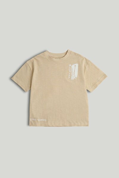 MOTHERCARE تيشيرت برسومات جرافيتي