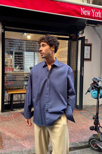 Flaw Wear Βασικό πουκάμισο ποπλίνας σε μπλε ναυτικό