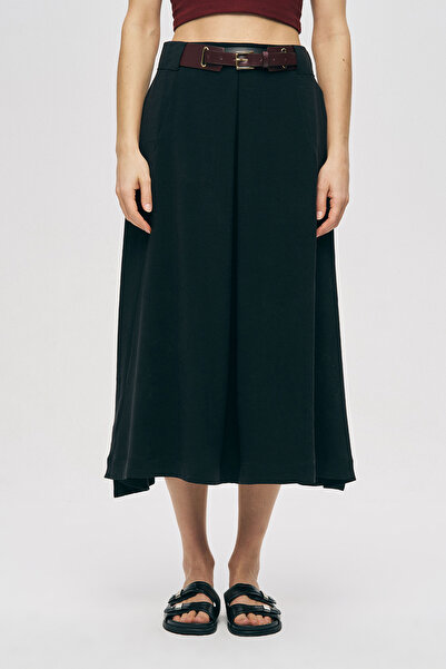Orfeo Negro Дамска пола с колан и плисета в едноцветен вариант