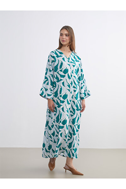 LC Waikiki فستان طويل منقوش برقبة على شكل حرف V