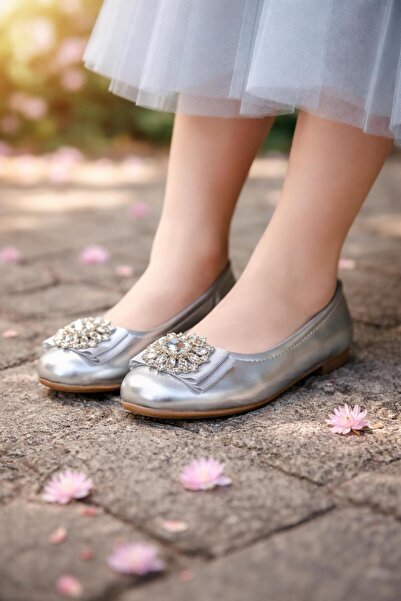 Vuddy Stone-Embellished Ballet Flats in Numbers 26-35 - Silver