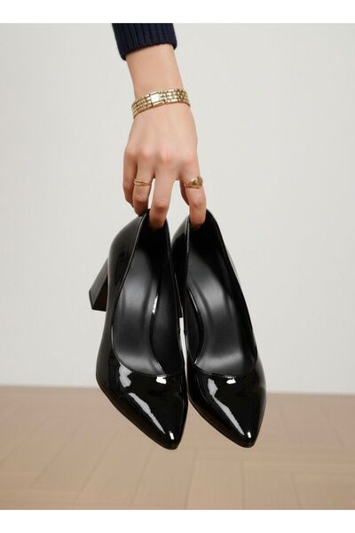 NOVELLAM SHOES Women's Siennaa Black Patent Leather Pointed Toe Block Heeled ...