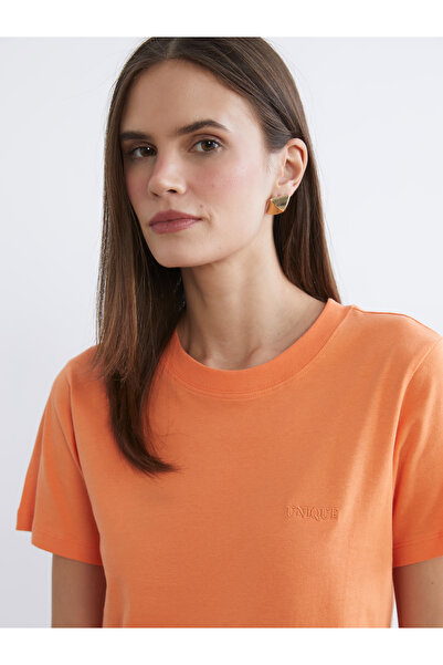 LC Waikiki تي شيرت نسائي بياقة دائرية