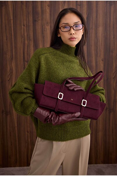 HEQA Суедна чанта тип багет в цвят бордо