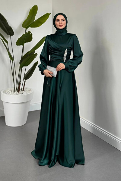 Tesettür Diyarı Lusia Taşlı Drapeli Saten Tesettür Abiye- Zümrüt