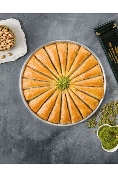 ŞEF BAKLAVA HAVUÇ DİLİM BAKLAVA 2 kg'lık tepsi ( fiyata tepsi bedeli dahildir)