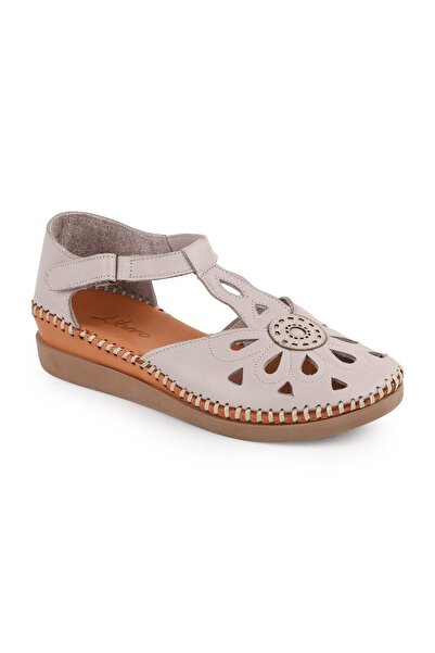 Libero L069.702 Genuine Leather Floral T-Strap Comfortable Women's Sandals