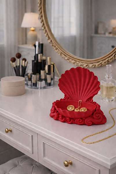 Vescarri Elegant Jewelry Bowl in Shell Shape