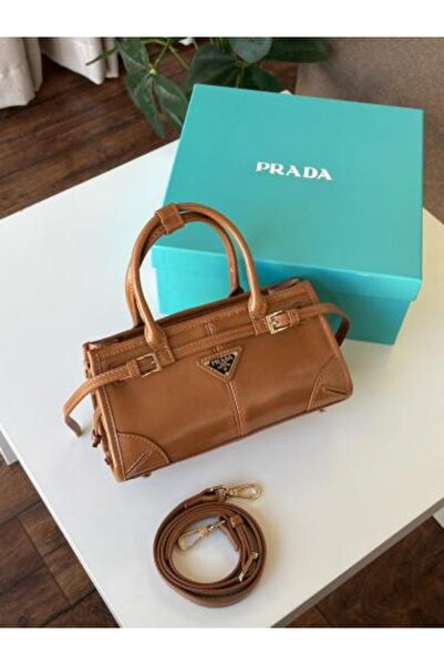 Generic High-quality shoulder bag with accessories