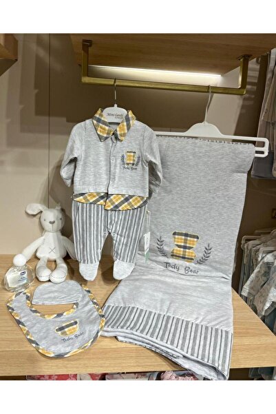 Generic Baby boy 4-piece set – European style (0-3 months) Silver