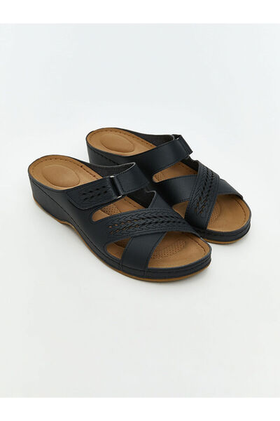 LC Waikiki Özmarka Нови дамски пантофи с кожен вид за новия сезон