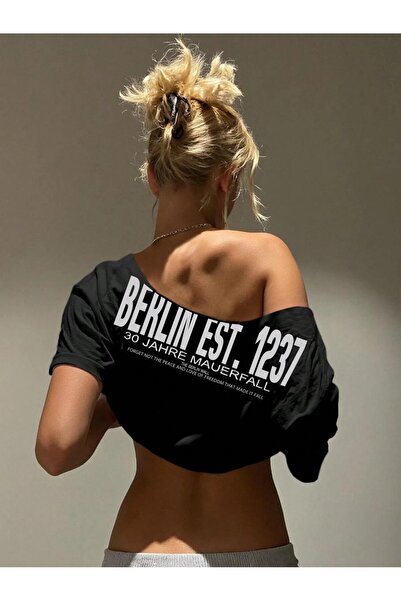 Afri Black Lettering White Berlin Printed Off-Shoulder Single Jersey Combed C...