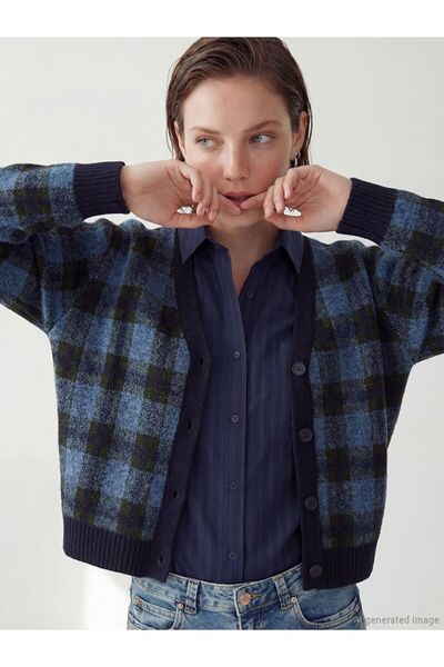 LC Waikiki V-Neck Plaid Oversize Women's Knitwear Cardigan