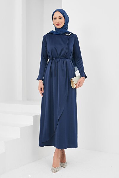 İmajButik Βραδινό φόρεμα από σατέν με αγκράφα σε μπλε ναυτικό χρώμα