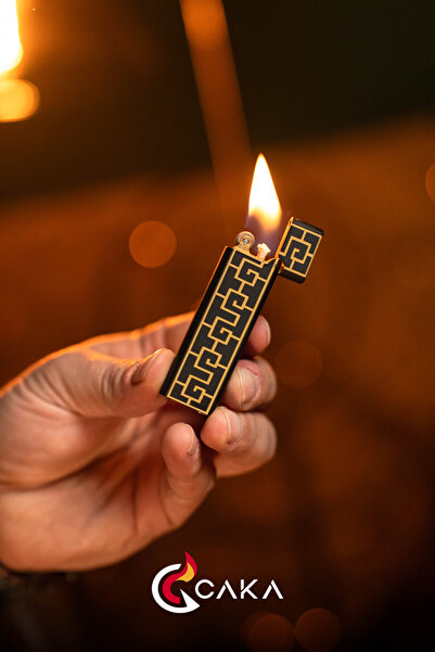 Caka Zen Serisi El Yapımı Pirinç Benzinli Çakmak Siyah Gold Detay